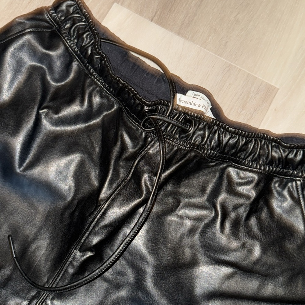 Abercrombie and fitch vegan Leather Joggers - Picture 3 of 8
